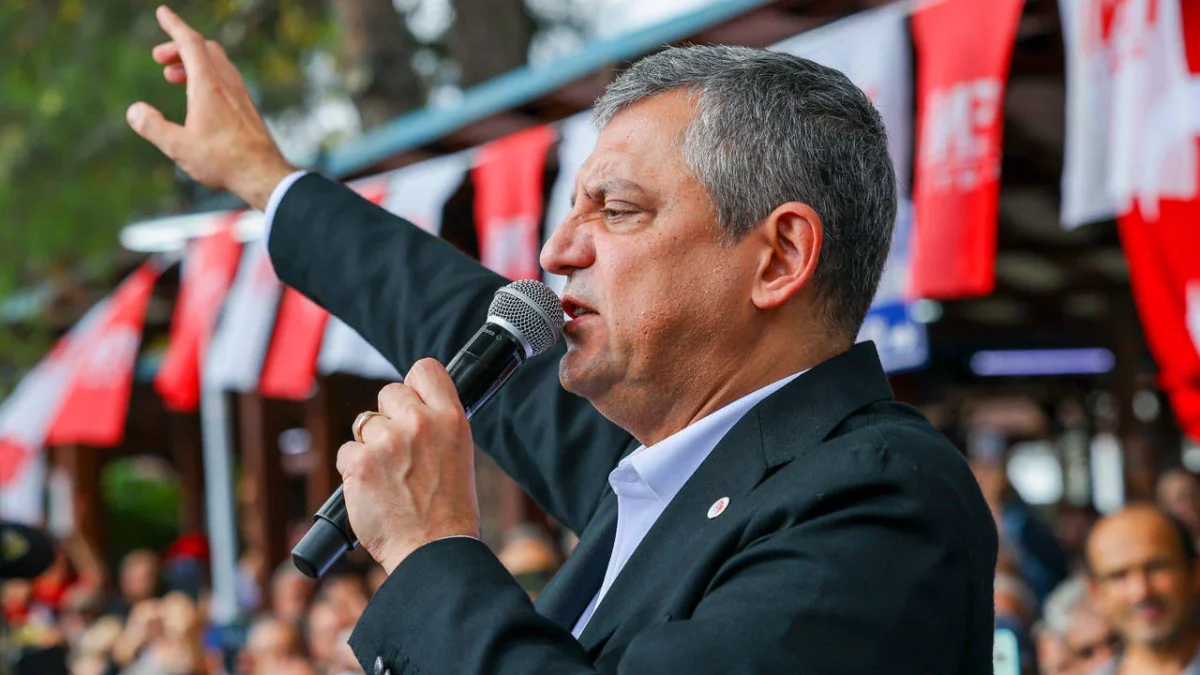 Özgür Özel Balıkesir'de konuştu: "Zeytin üreticisi iflasla karşı karşıya"