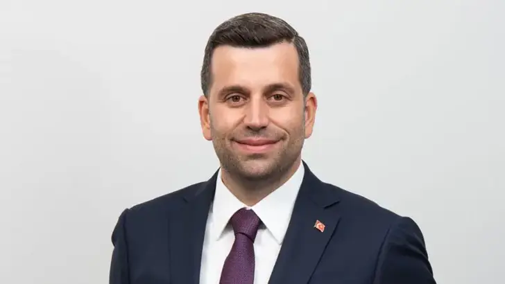 Ataşehir Belediyesi AKP'ye geçti