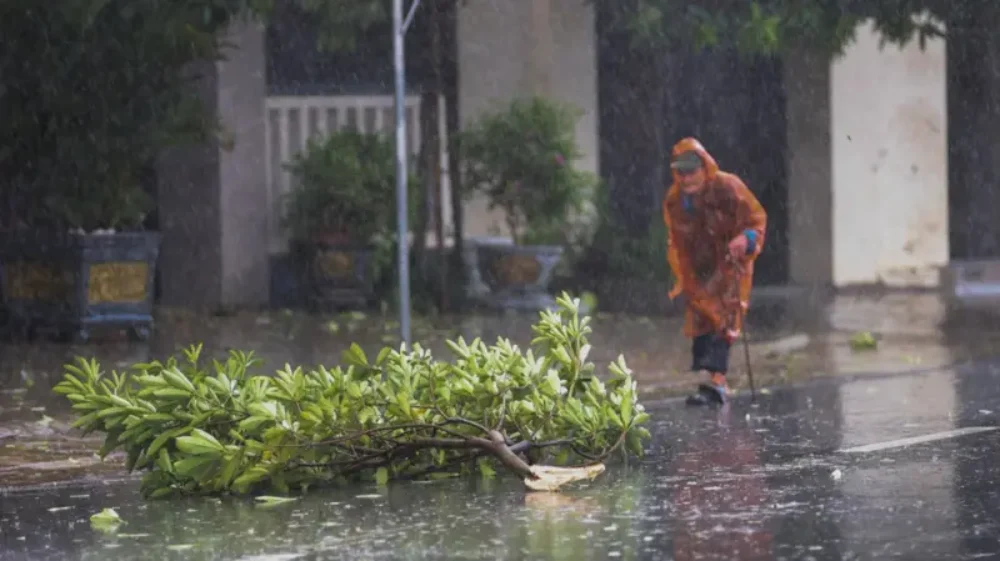Kajiki tayfunu: Vietnam’da 500 binden fazla kişi tahliye edildi