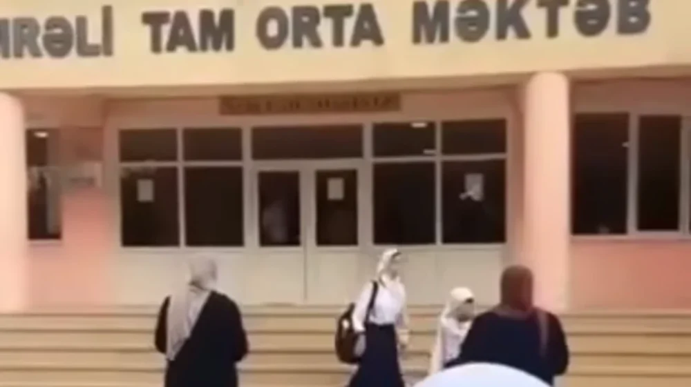 azerbaycan başörtüsü