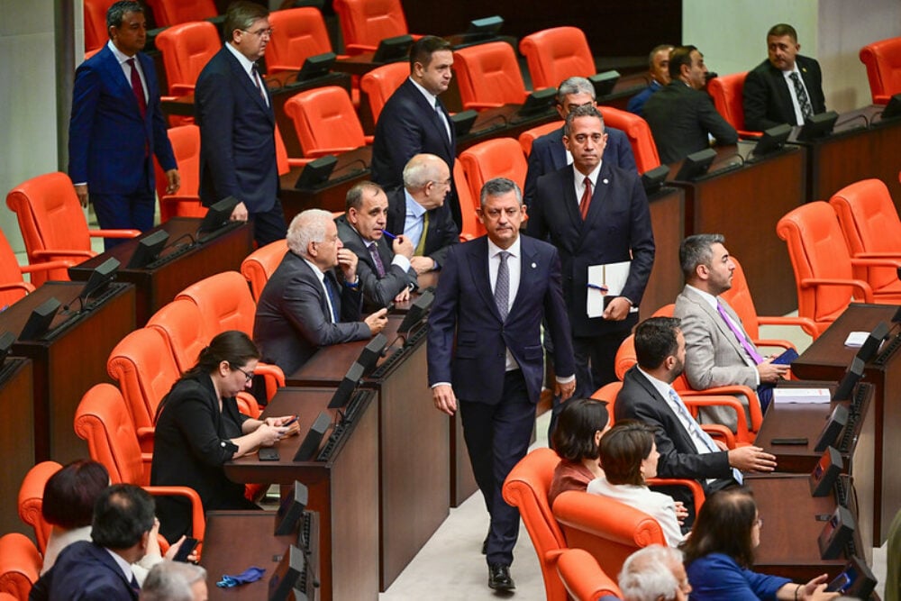 özgür özel
